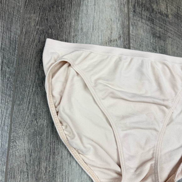 VS Nude Bikini Underwear - Picture 2 of 10